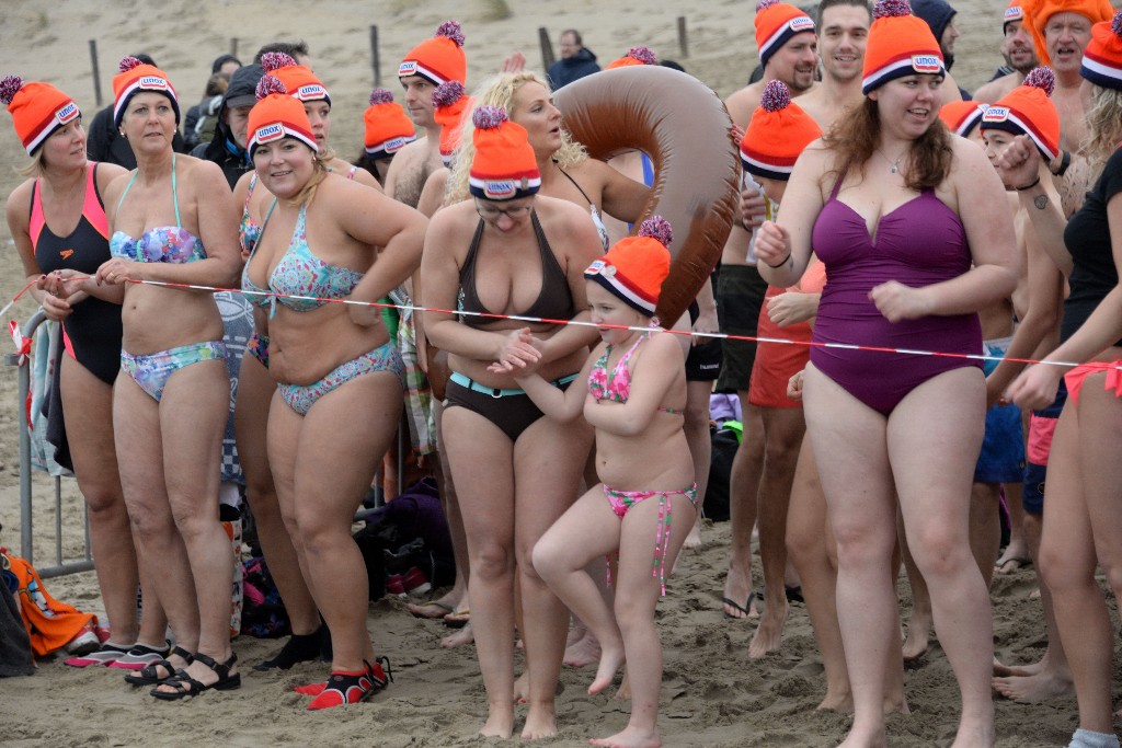 ../Images/Nieuwjaarsduik Nederzandt 2017 018.jpg